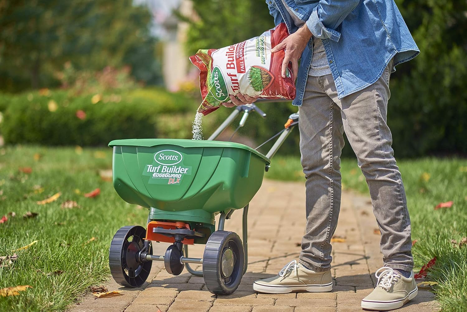 sco2.jpg Scotts Turf Builder WinterGuard Fall Lawn Food - Lawn Fertilizer - Image 2