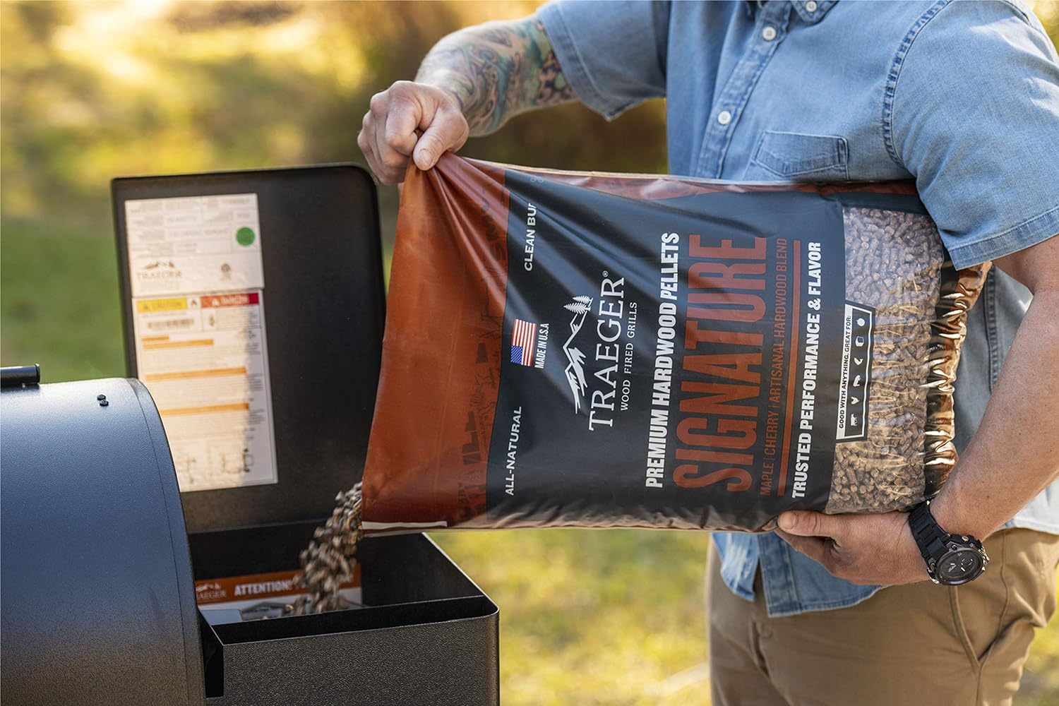 tra3.jpg Traeger Grills Signature Blend 100% All-Natural Wood Pellets for Smokers and Pellet Grills, BBQ - Image 3