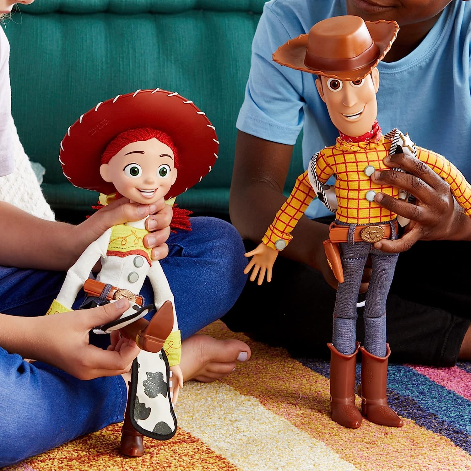 wood2.jpg DISNEY Official Woody Interactive Talking Action Figure from Toy Story 4 - Image 2